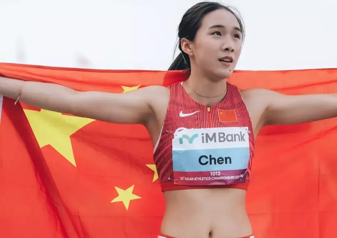 陈妤颉200米亚洲第一，100米亚洲第三梁小静100米亚洲第一葛曼棋100米