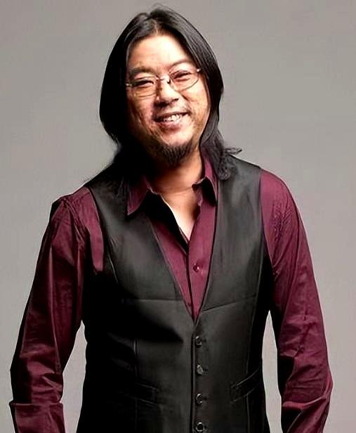 19岁那年，高晓松在青岛碰到个算命先生，对方一句话把他整懵了：你只能活到35岁。