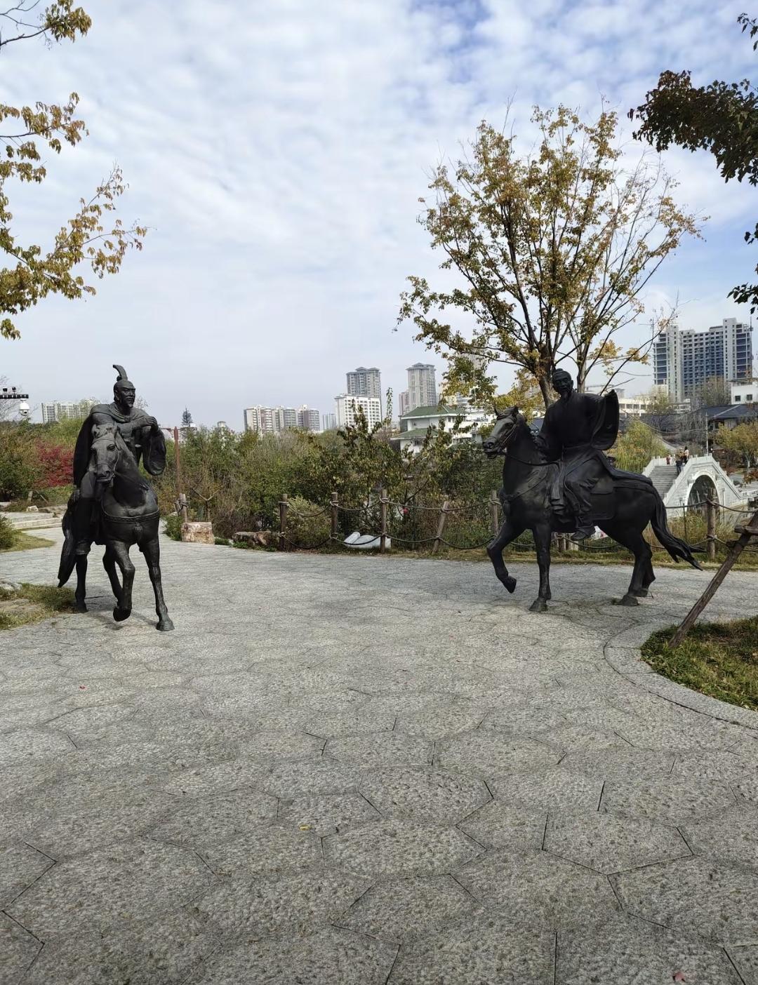 我妈最近总叹气，说给我相亲找了三个姑娘都黄了。第一次是小学老师，人家比我大三岁，