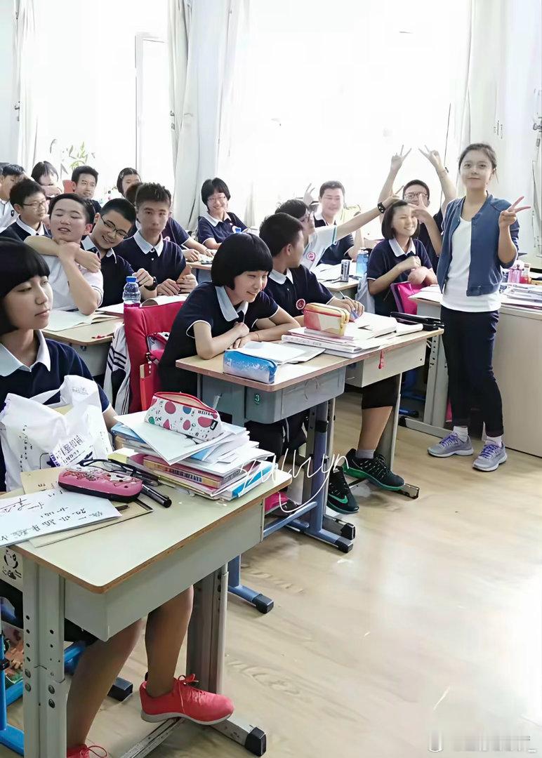 和明星当同学是个什么体验呢？​​​