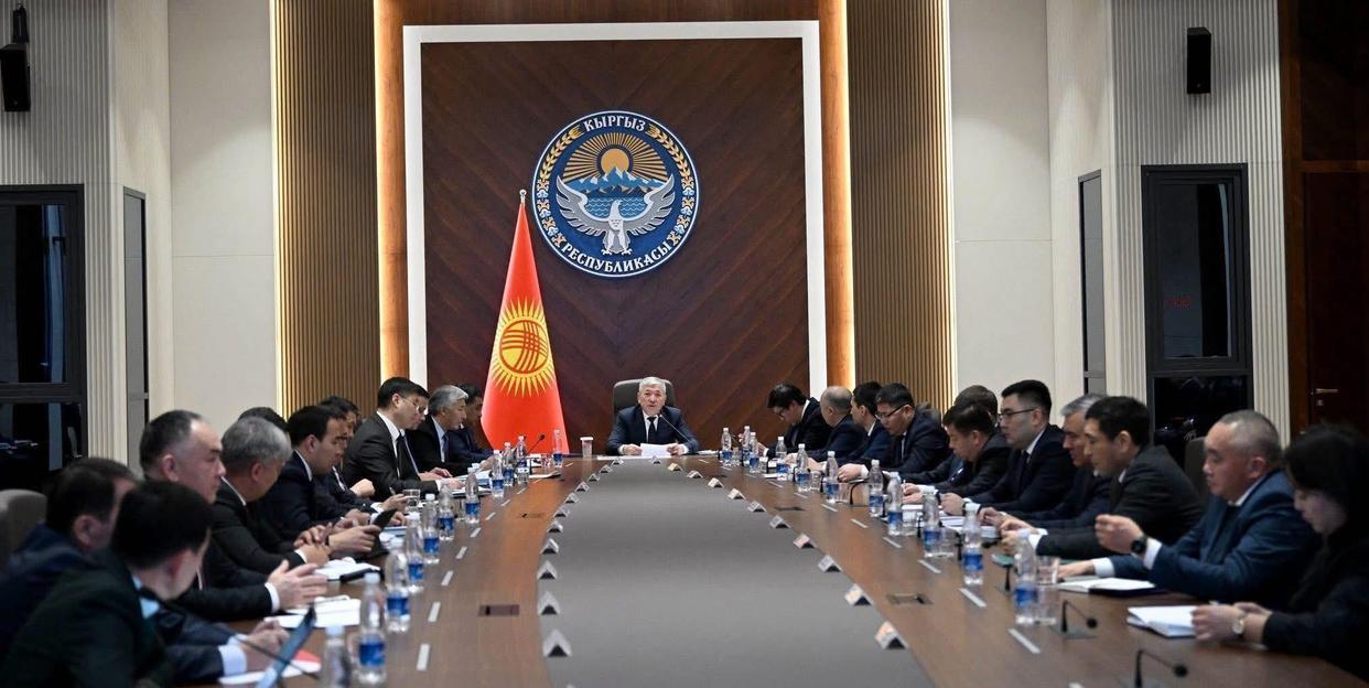 挣钱不容易，吉尔吉斯斯坦胳膊拧不过大腿，不得不自己断臂求生。近日，吉尔吉斯斯