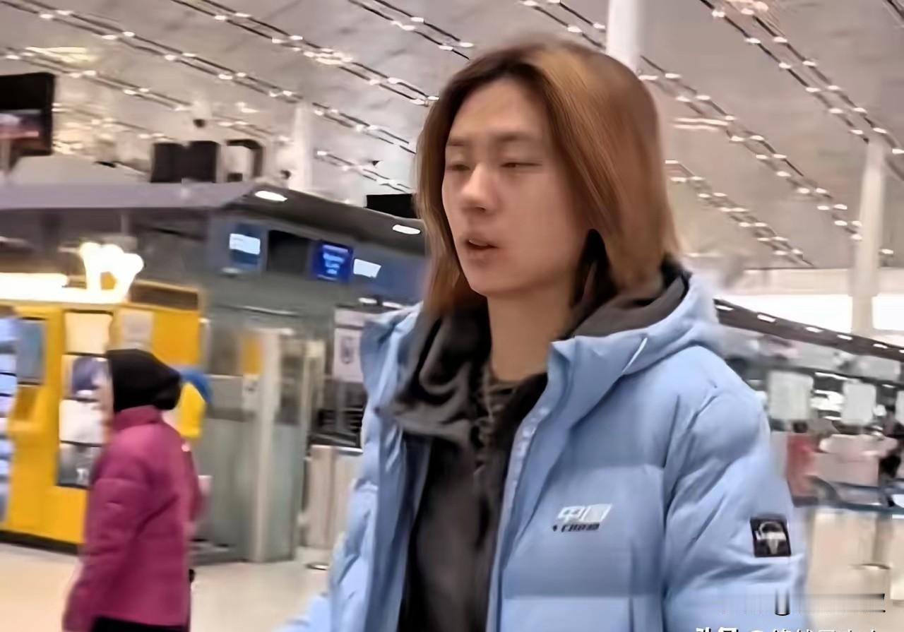 陈熠这次给孙颖莎做陪练？陈熠这次没有参加成都混团，却出现在成都机场！我估