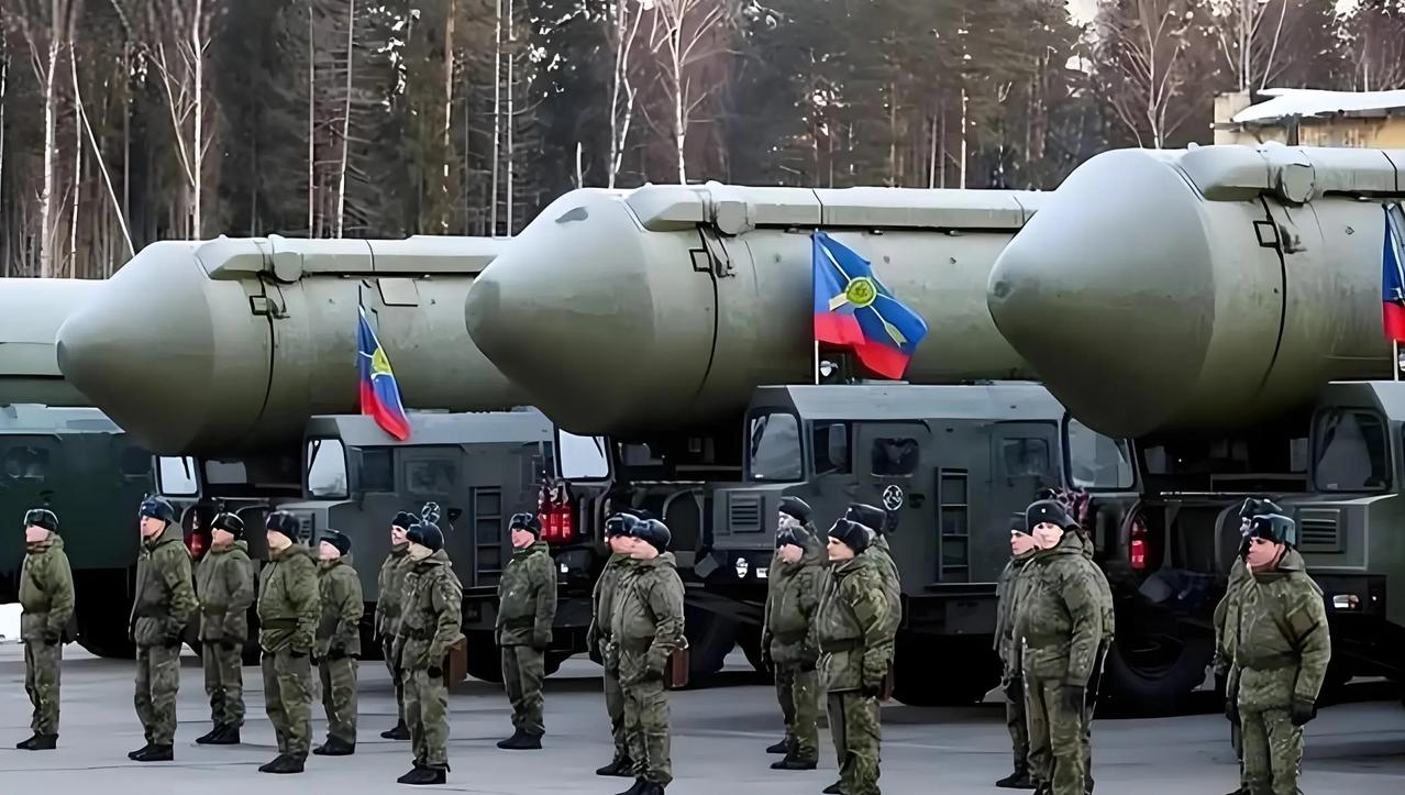 为什么俄罗斯不敢使用核武器？可以说，俄罗斯宁愿选择投降，也不会主动先用核武器。俄