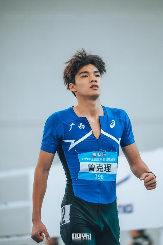 在内蒙古鄂尔多斯举行的首届亚洲U23田径锦标赛百米飞人大战中，中国选手在女子项目