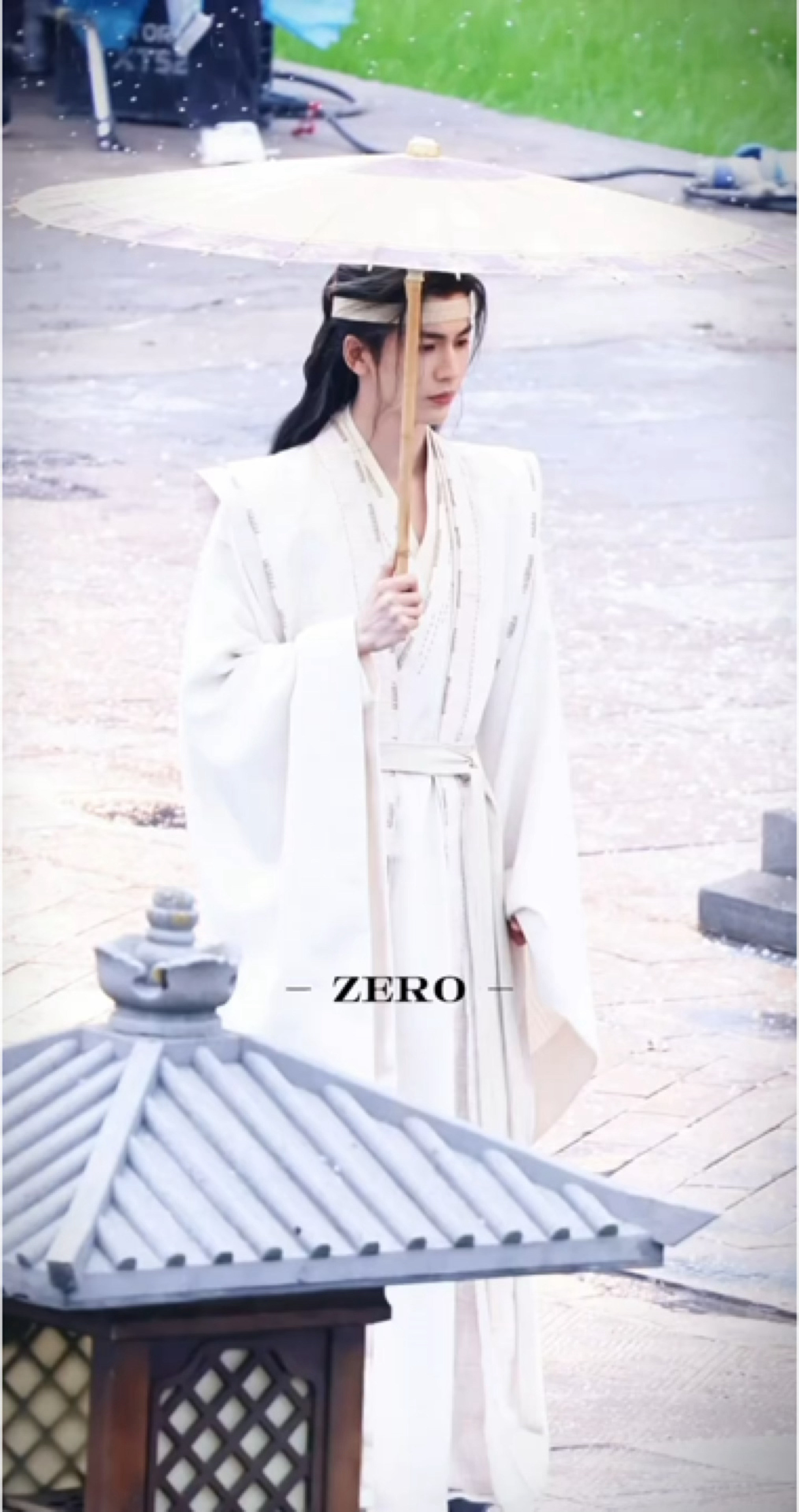 张凌赫x归鸾丨萧厉这一身孝有点美厉了吧张凌赫待播剧一个是医生一个是草根