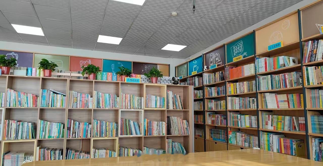 牛市里，价值投资者往往搞不过价格投机者，原因是很简单的，就是入场的逻辑就大大不同