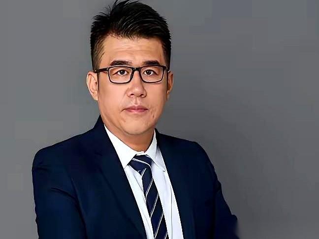 一份83页的举报信，被递到了川大校方面前。主角，是他们花重金引进、头顶日本名校