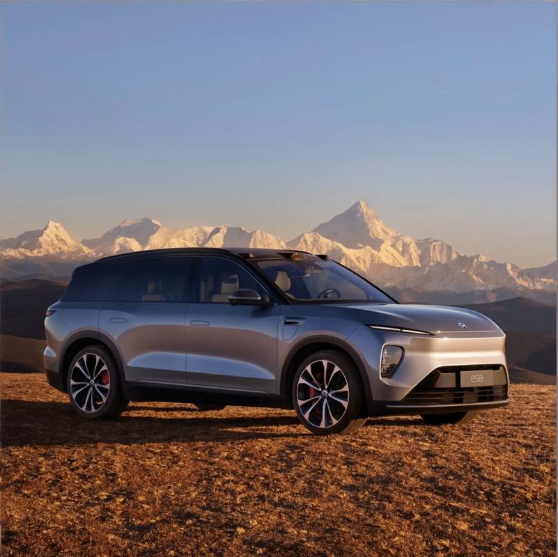 发现个特有意思的事儿：现在人买车啊，油车党和电车党已经聊不到一块儿去了，两边互相