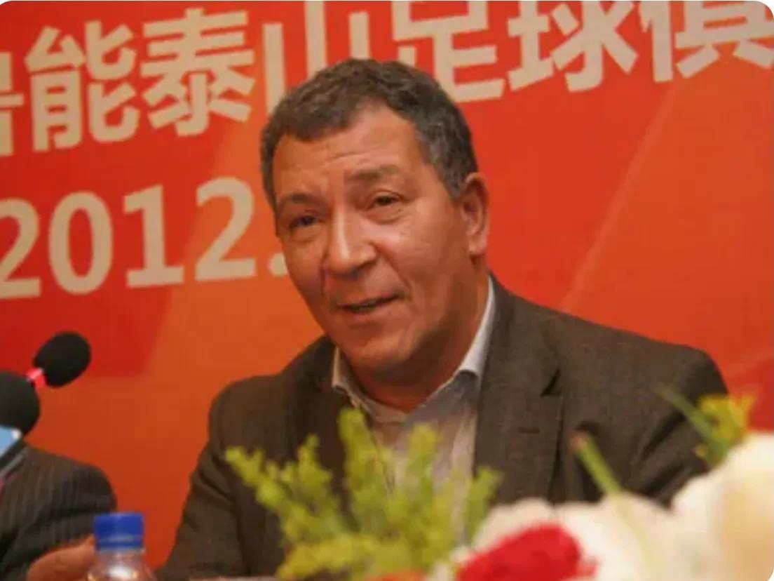 #鲁能旧帅#滕卡特：山东足球的革新者，如今在哪？滕卡特，这位荷兰教头，19