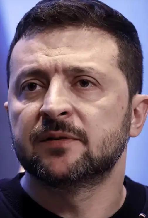 俄乌战争打到现在，很多人认为:乌克兰应该宣布战败，然后整体并入俄罗斯，俄罗斯不承