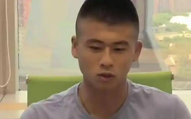 说白了，就是足协对球员的私生活乱象，基本是睁一只眼闭一只眼。你看，张玉宁他弟张