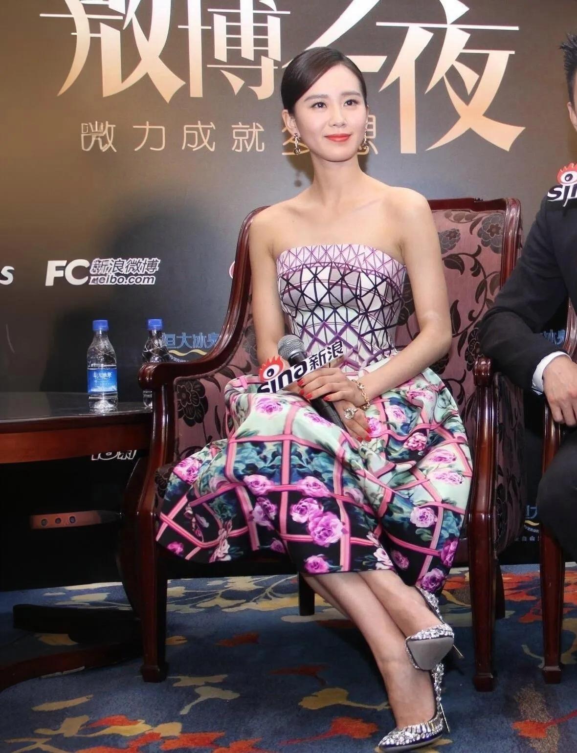 刘诗诗的气质真的是娱乐圈独一份的，干净、舒服，越看越有味道。