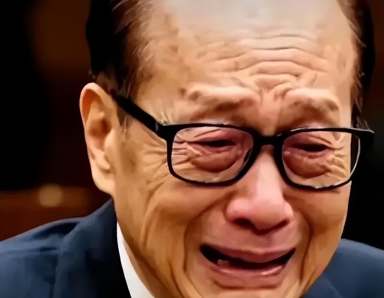 中国不挽留，美国不收留，被夹在中间的李嘉诚，终于玩不转了！大公报四次三番喊话，被