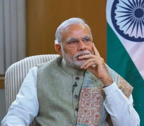 印度当初铁了心禁中国手机，本想扶持本土品牌，结果把自己坑得明明白白。为了“去中