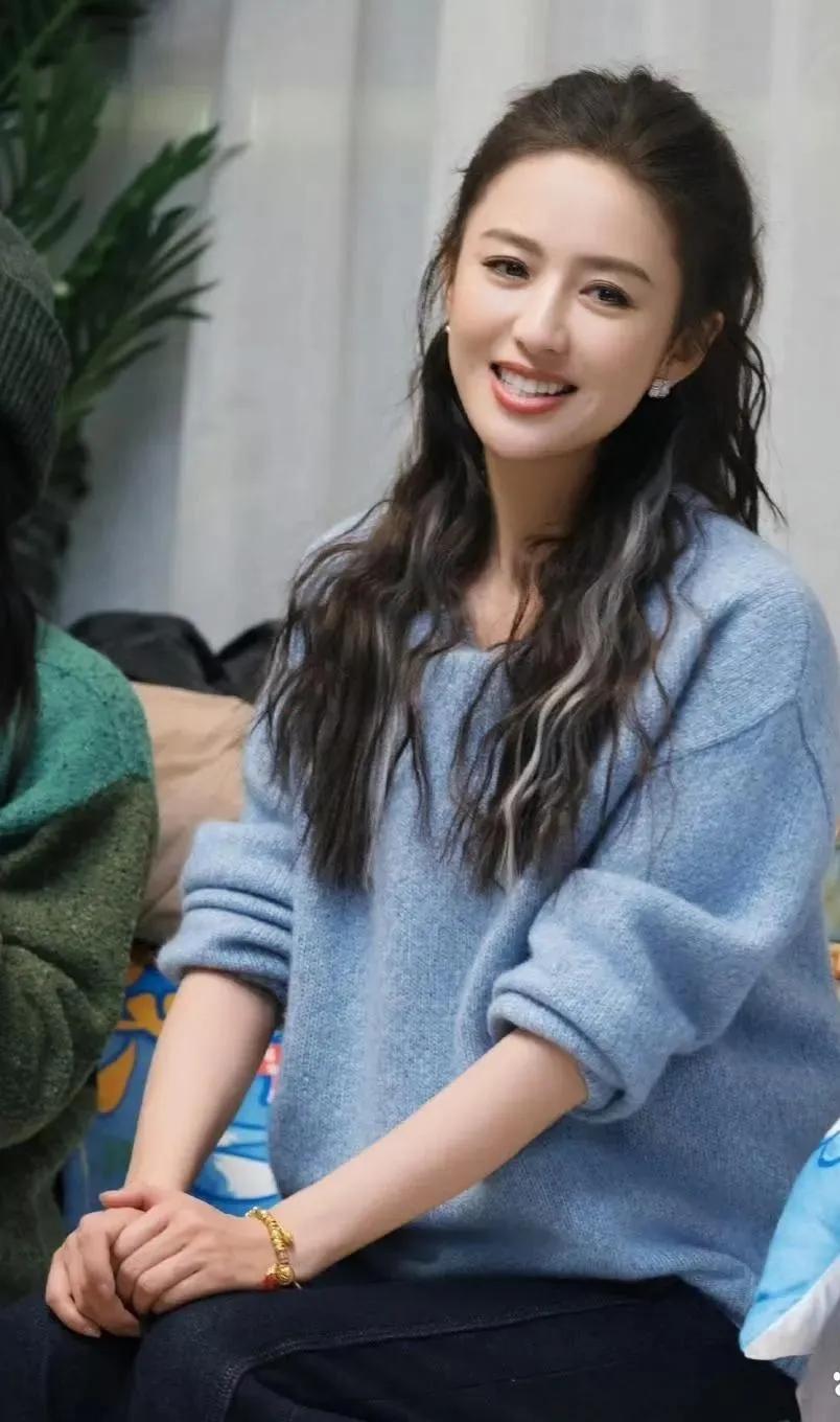 笑语盈盈暗香来，似水流年梦中回。