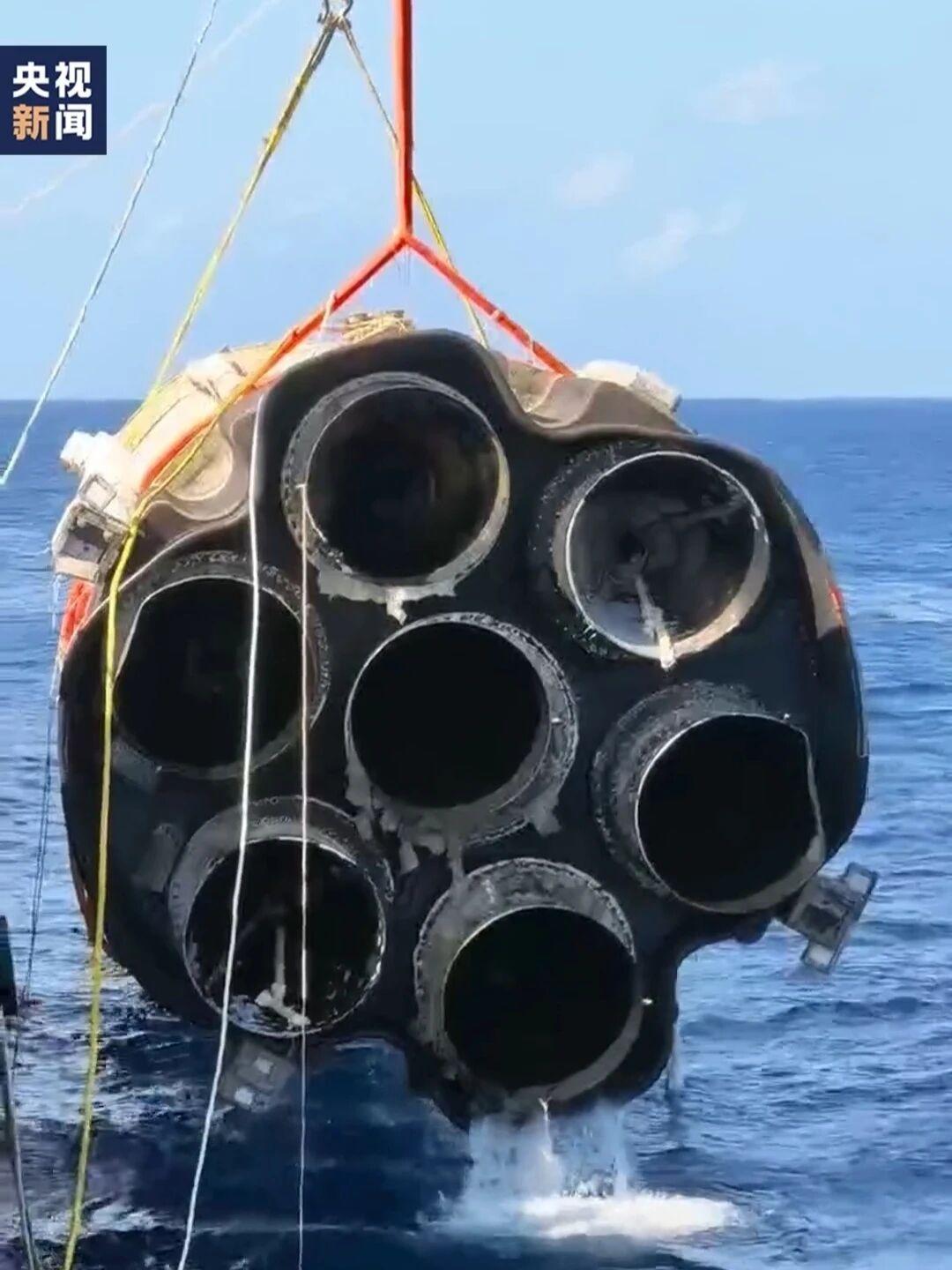 2月14日，据央视新闻直播间报道，2月13日，海中打捞火箭画面曝光，我国完成首次