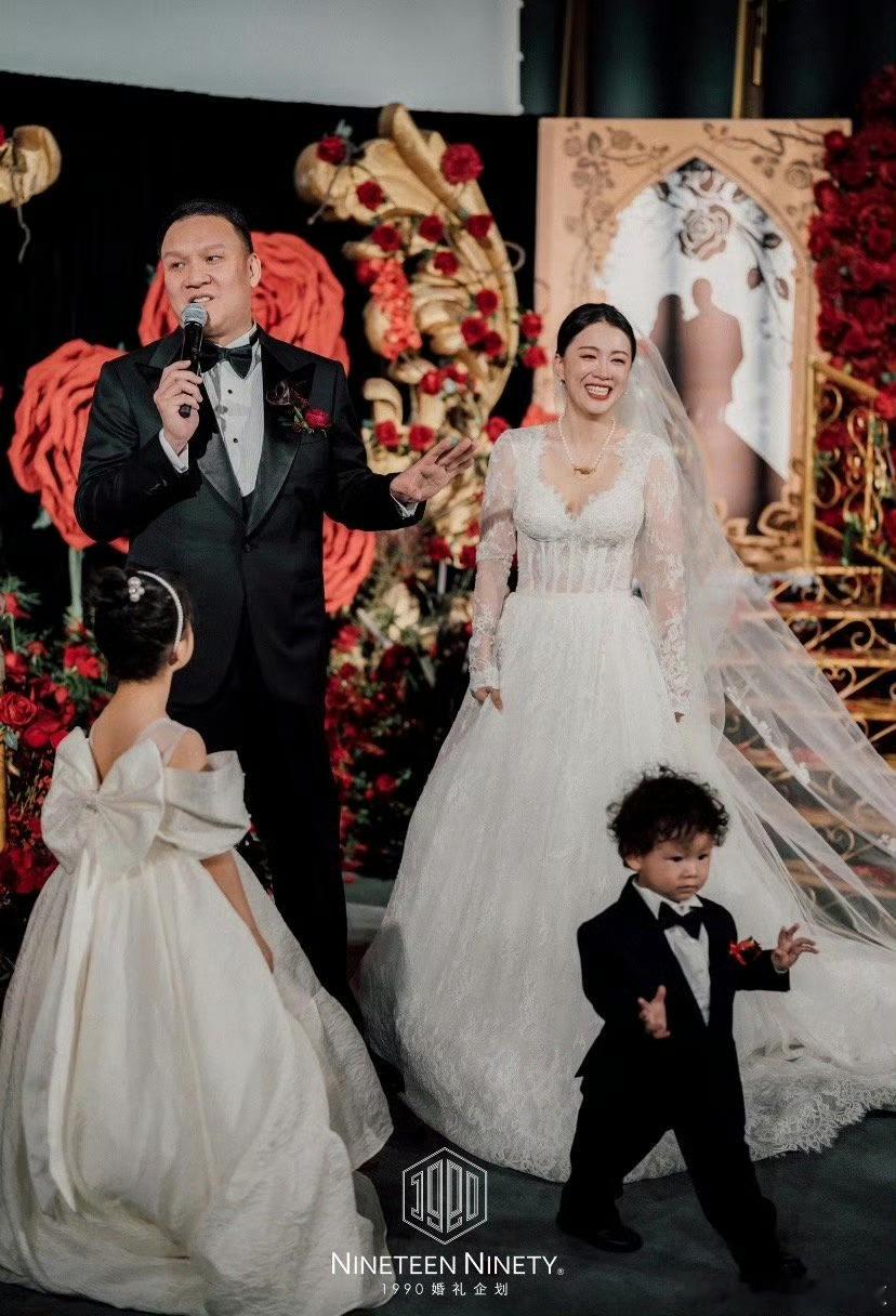 李嘉格否认嫁入豪门车澈根本不算豪门吧！李嘉格说得很清楚了，就是普通情侣一起打拼。