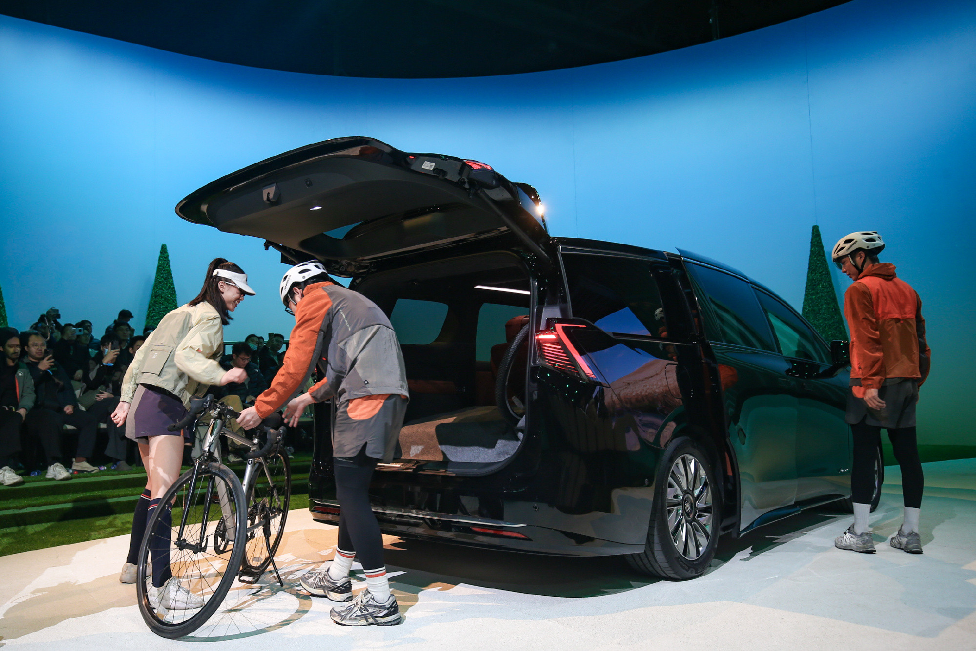 43.99万起别克世家上市即交付这空间真的绝了！三排都能让1米8的人跷二郎腿，