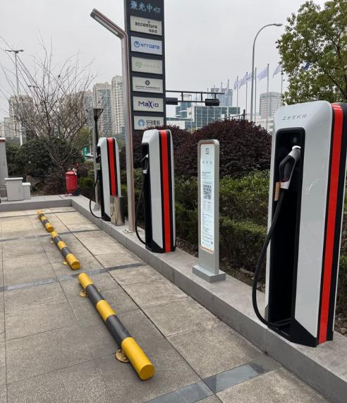 开年领跑，吉利兆瓦闪充突1500kW，技术优势再扩大2026年开年，中国新能