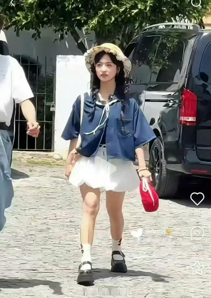 有网友说沈月没评上四普不是因为不普，而是因为糊，大家认同吗？​​​