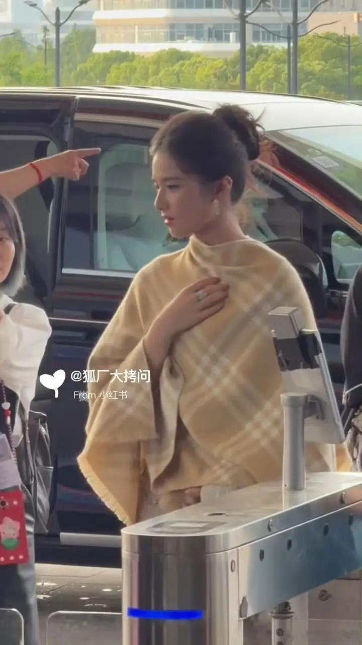 张婧仪的头怎么这么圆