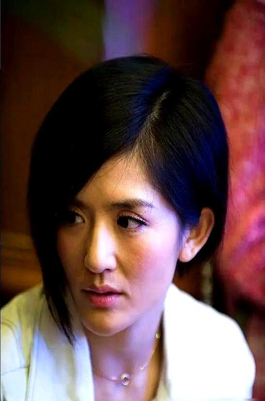 谢娜被骂了4年的赖闺蜜钱，居然全是节目组剪的。2019年录《妻子的浪漫旅行