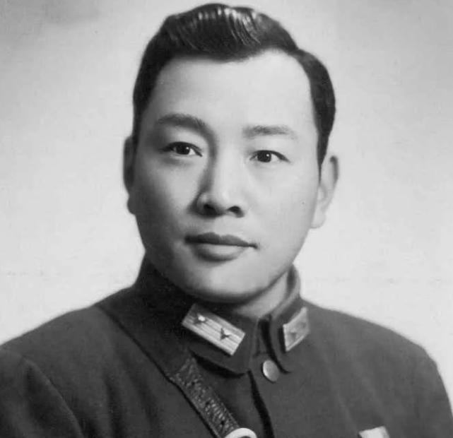 1949年，宋希濂被俘时，看了一眼率部追他的解放军团长，说：“你是军长还