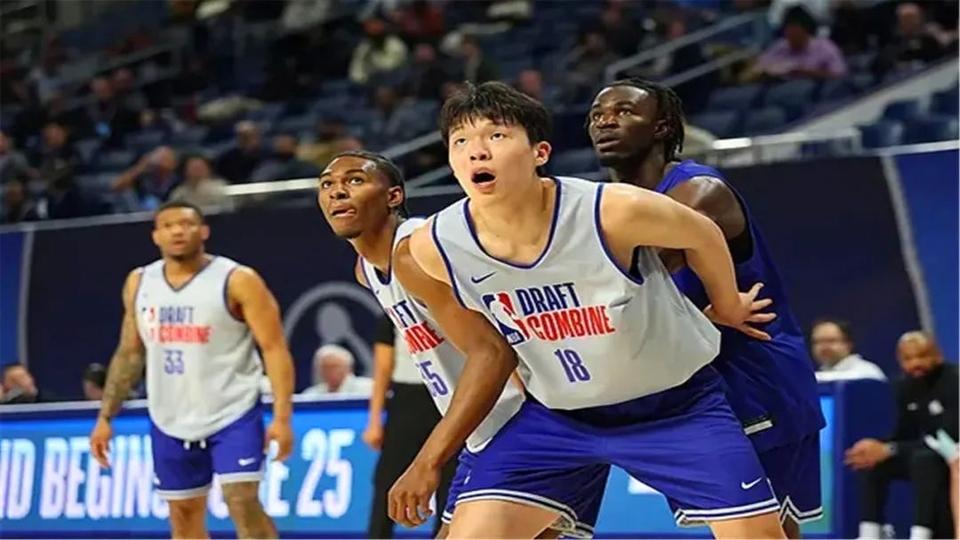 今天是NBA选秀大会的日子，第一天只选出首轮前30顺位。次轮后30将在明天出来