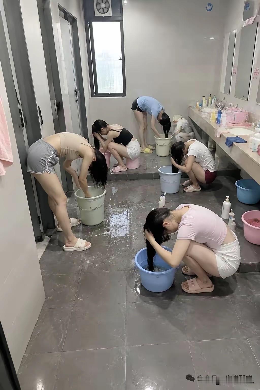 打工还是尽量自己租房子住，住宿舍洗澡洗衣服都不方便。