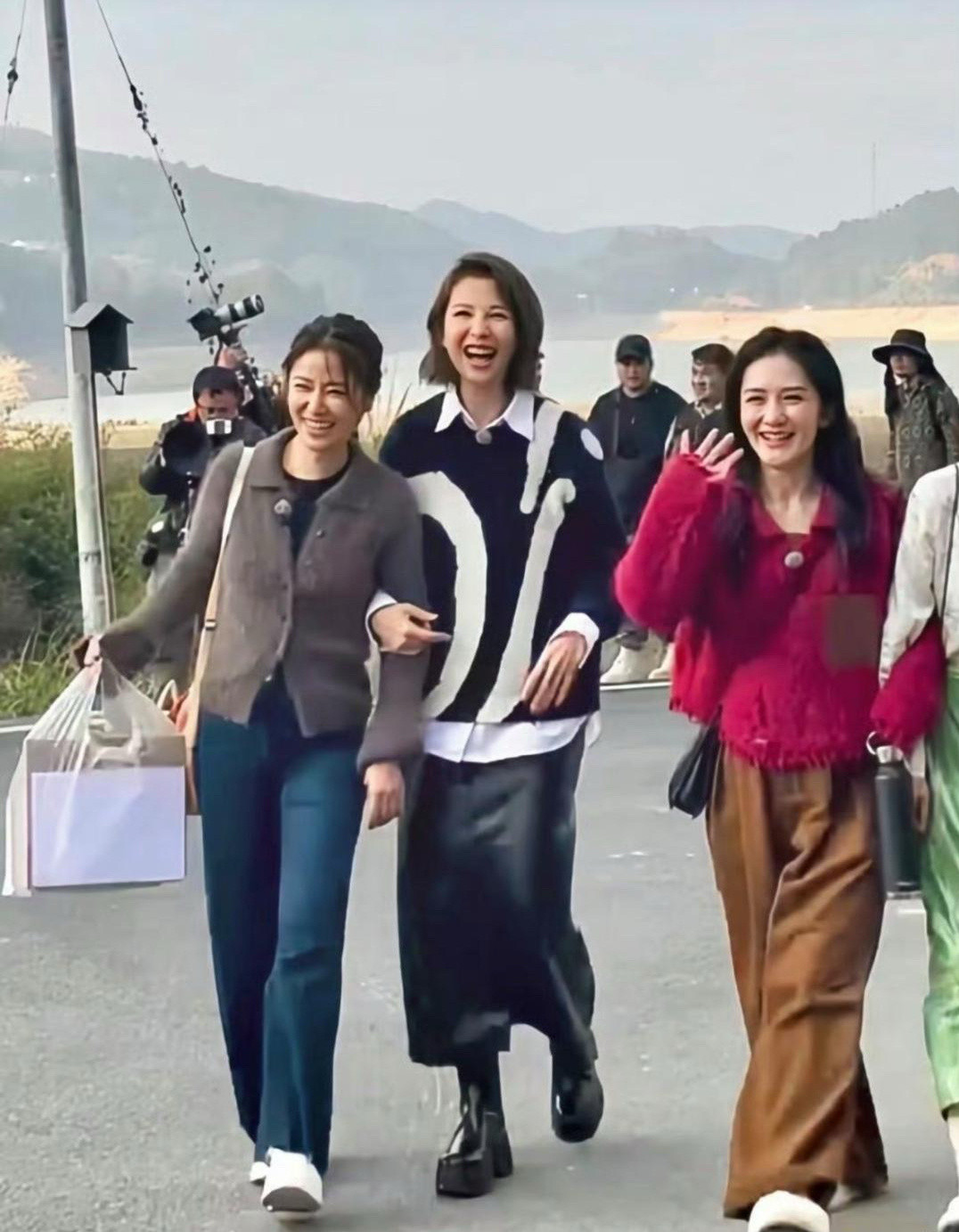 突然就知道了明星为什么不会精致土…