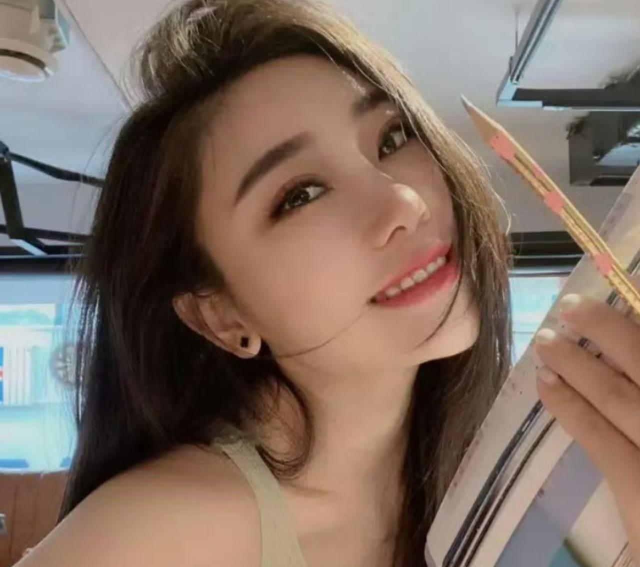 35岁女骑手殒命高速，这些细节太痛心！“最美女骑”祈铄然（网名骑哈雷的小姨），