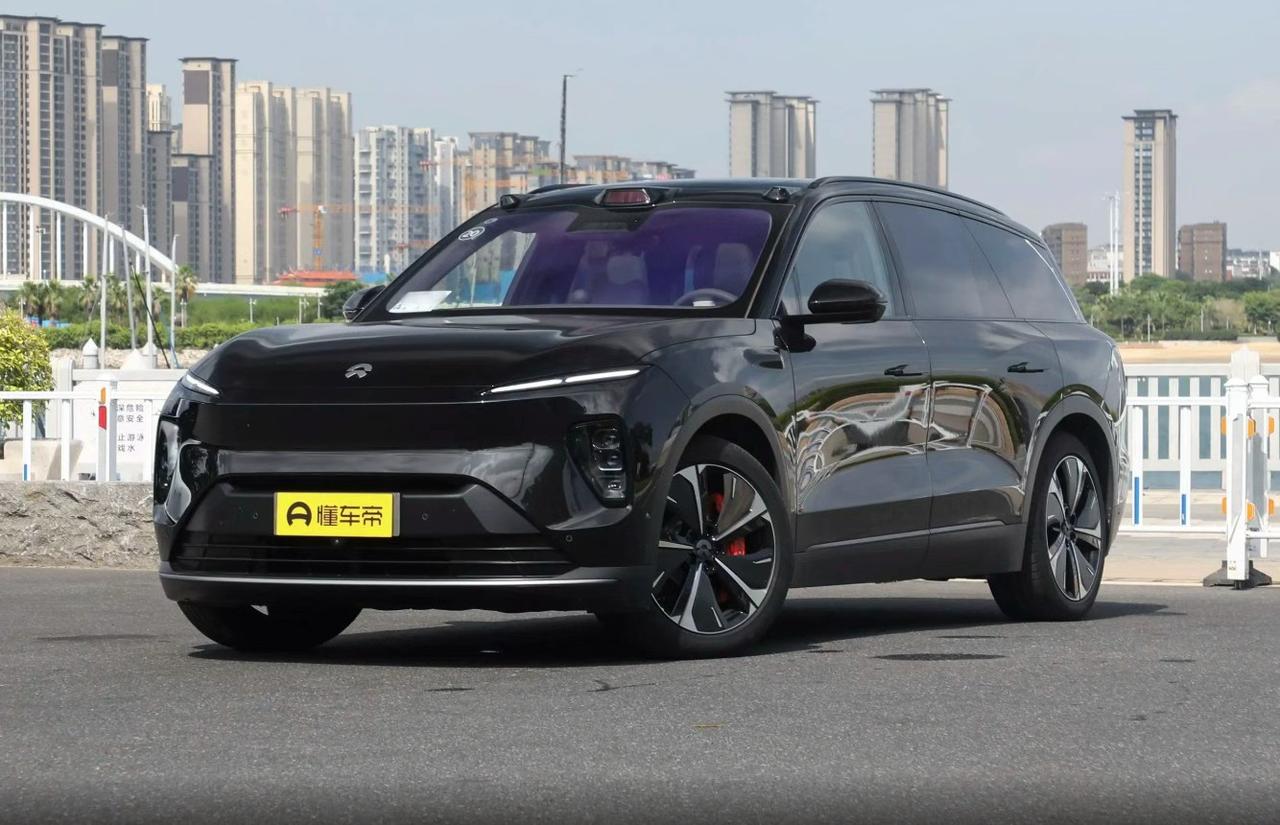 最近不少朋友私信问我：“现在10来万能拿下一台蔚来ES8，值不值得冲？”说实话，