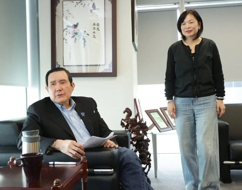 马家发声盼马英九安享晚年基金会回应：遵照马董事长意见针对马英九基金会人事风