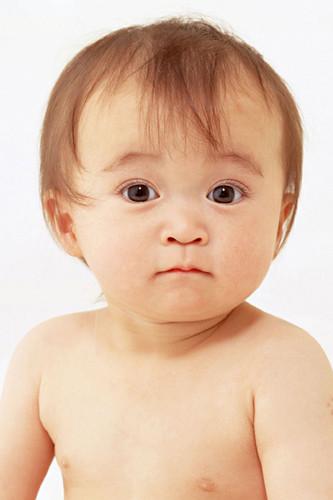 新手妈妈必看! 教你如何正确的给孩子拍嗝!