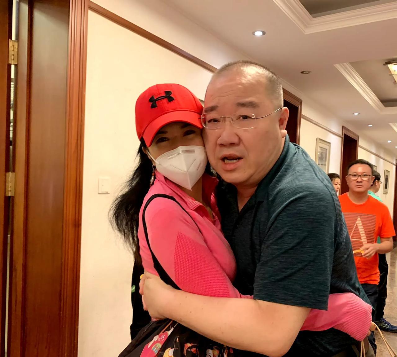 她可能是宋丹丹最讨厌的女人，因为她和宋丹丹前夫是好朋友，年轻时就被传绯闻，岁数大