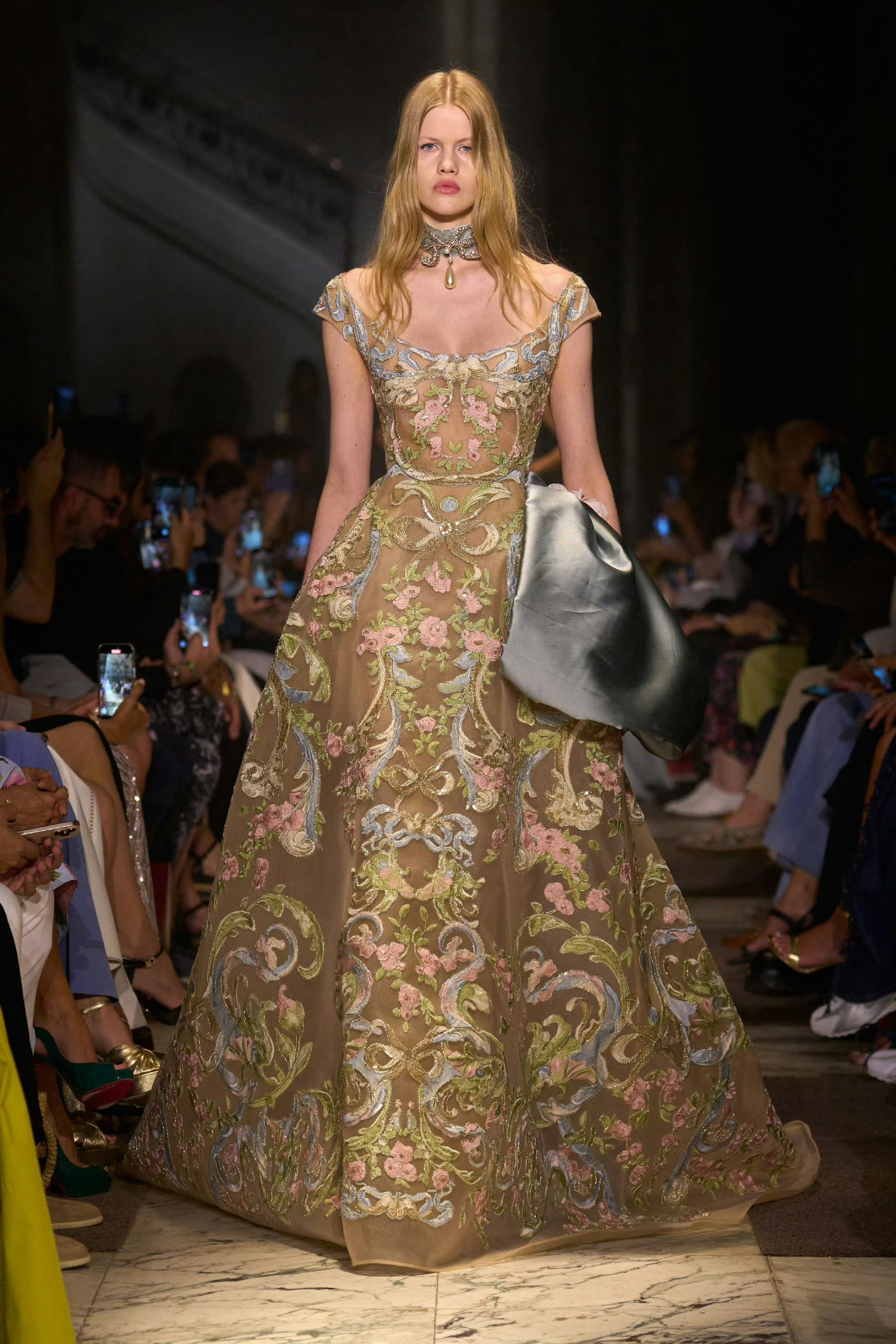 ElieSaab2025秋冬高级定制系列VOGUE时尚之力盛会​​​