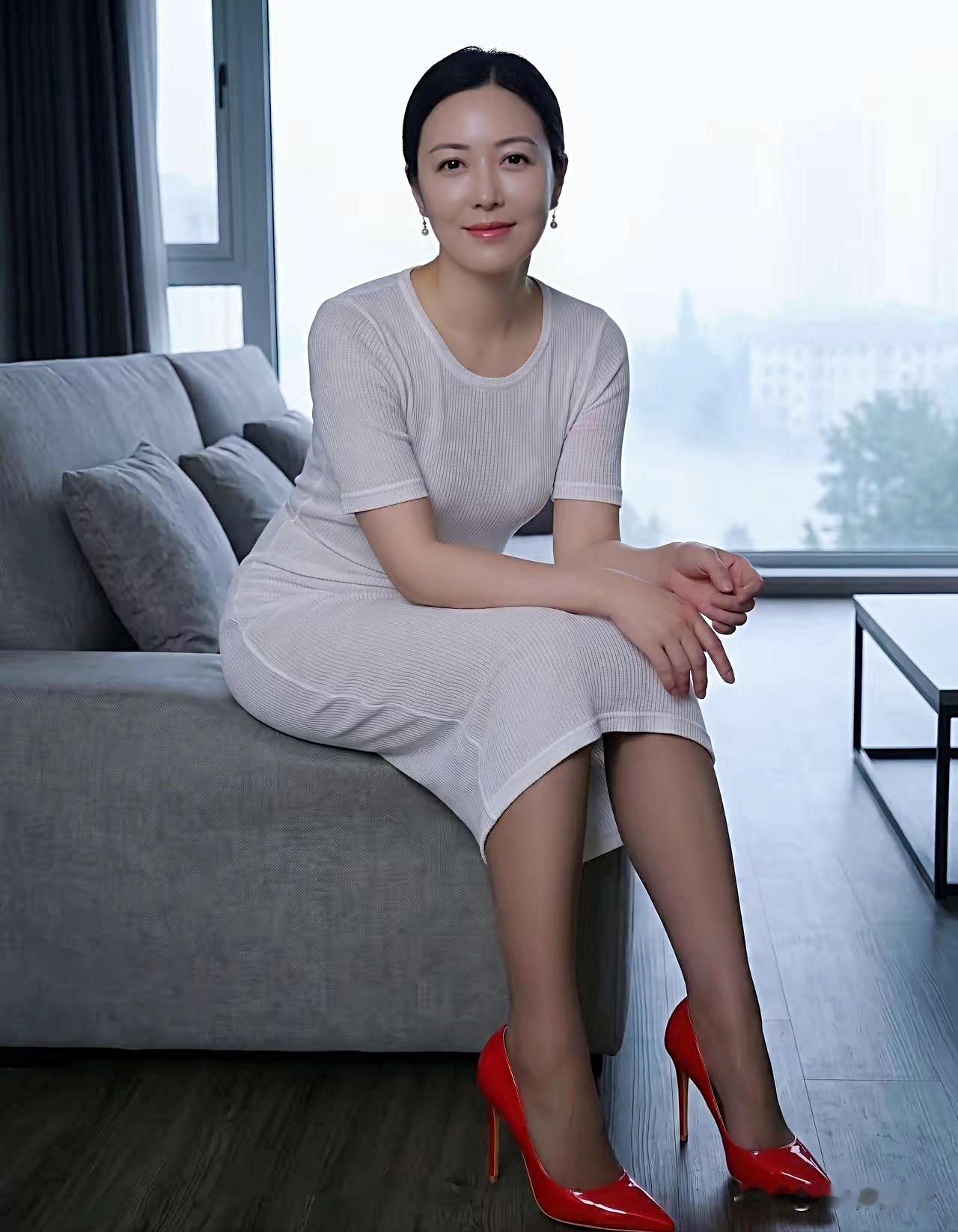小编说，这是她的同事，以你的眼光来猜，你能看出她多少岁了吗？这是一小编发的照片