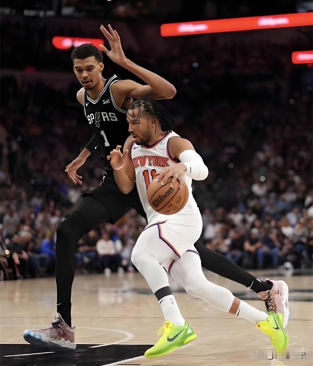 NBA近20年夺冠球员在当届季后赛场均得分榜Top5：1.2019年：伦纳德