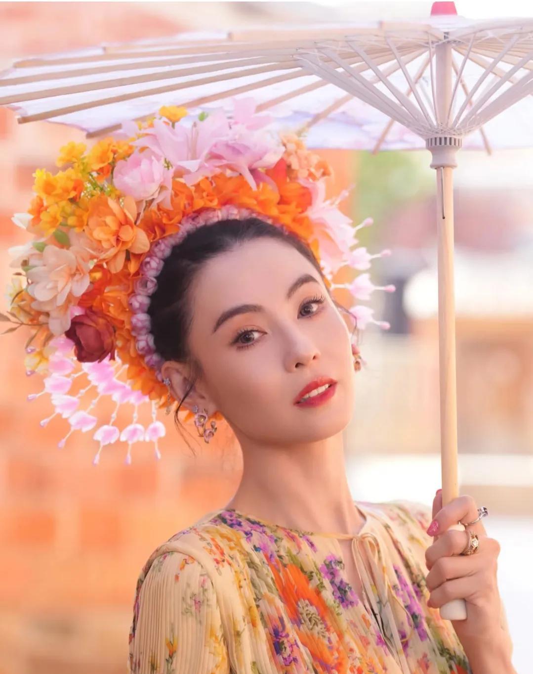 谢霆锋放着温柔会带娃的张柏芝不要,偏去追高冷王菲,现在回头一看,人家张柏芝早把日