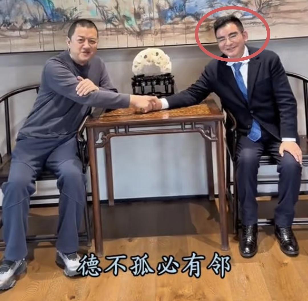 刚才刷到陈光标的新闻，盯着照片看了半天。你们发现没？标哥这面相真是有点说法