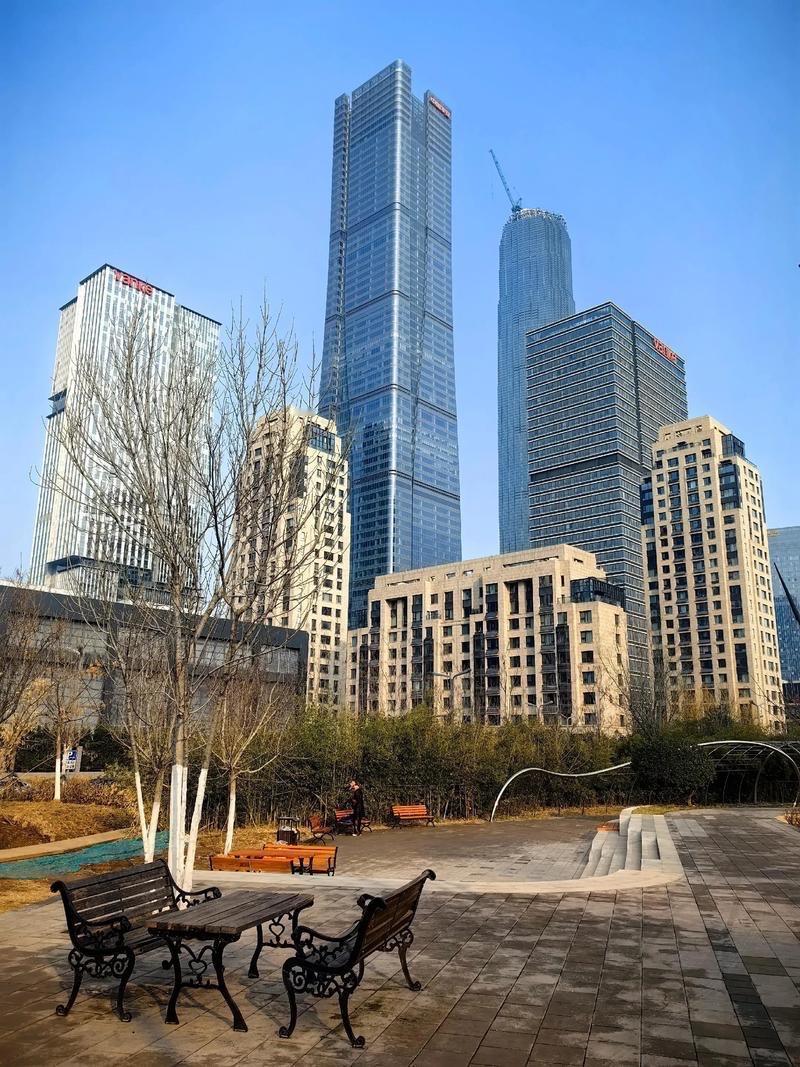 失业两年，他在家抬不起头我小区的老周，跟我一样是普通上班族，没啥本事，就想安