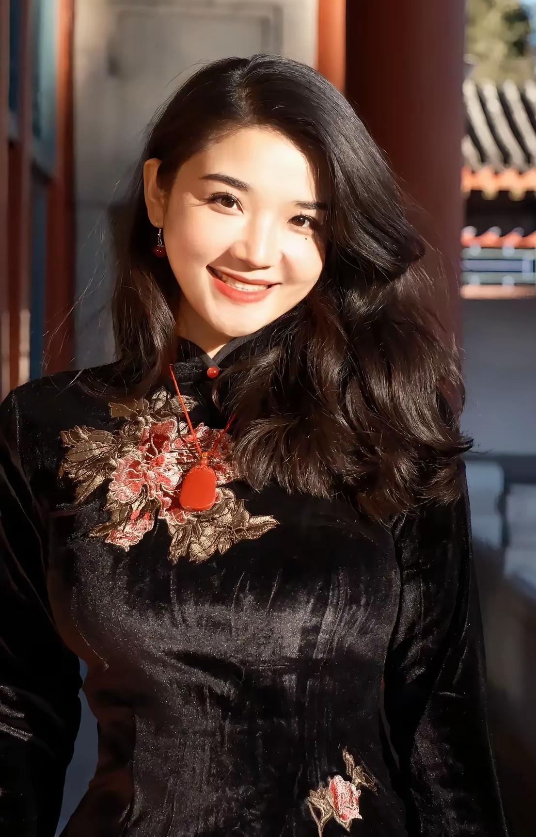 你强了，到处都是亲戚，遍地都是朋友；你弱了，最先瞧不起你的是亲戚，紧接着离开你的