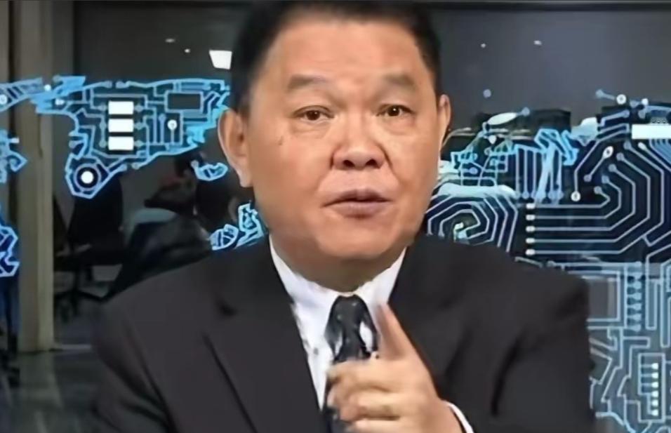 台湾退役舰长黄征辉突然“火力全开”，直接在电视上对台湾各党派开炮！他讲，台湾现