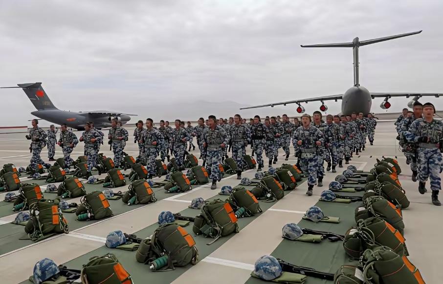 为什么要召回，国家这么多兵不够用的吗？五大战区，有战区是不能动的，预防边境，国