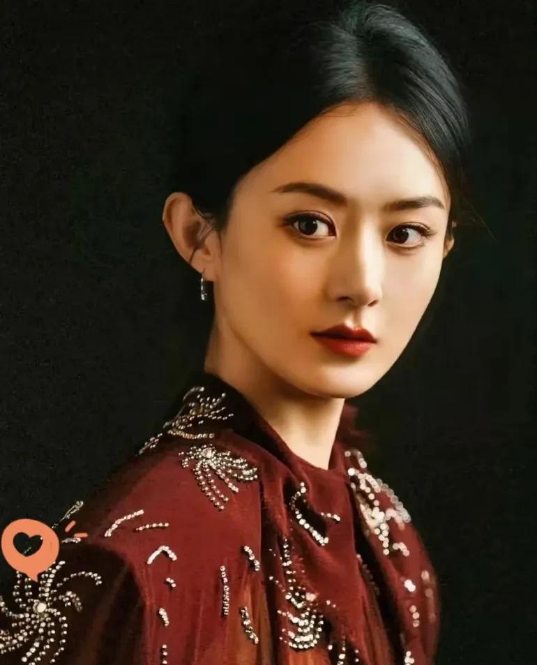 今晚赵丽颖应该睡不着了，因为王晶导演在采访中说了她，王导说：赵丽颖的演技还是不