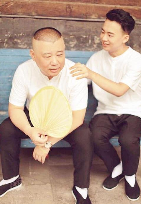 这次举报郭德纲的纲黑们，主要针对的是德云社的“纲丝节”。是想利用“官方”的影响力