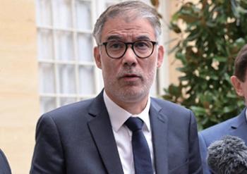 忍无可忍！无需再忍！欧洲又一个大国政客跳出来搞事，直接踩上了中国的红线！法国社会
