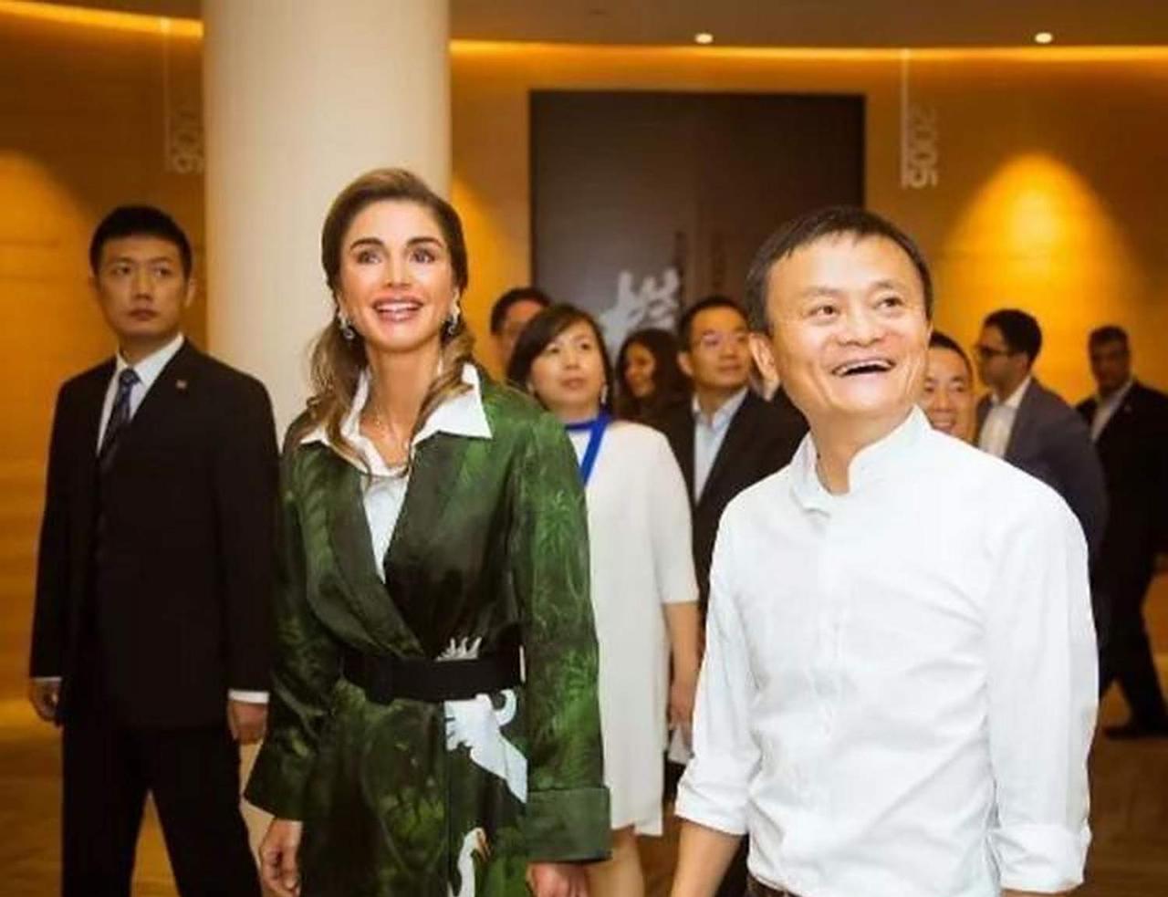 为什么马云给约旦王后捐献300万美元，虽然约旦国王是实权国王，但是阿里巴巴在约旦