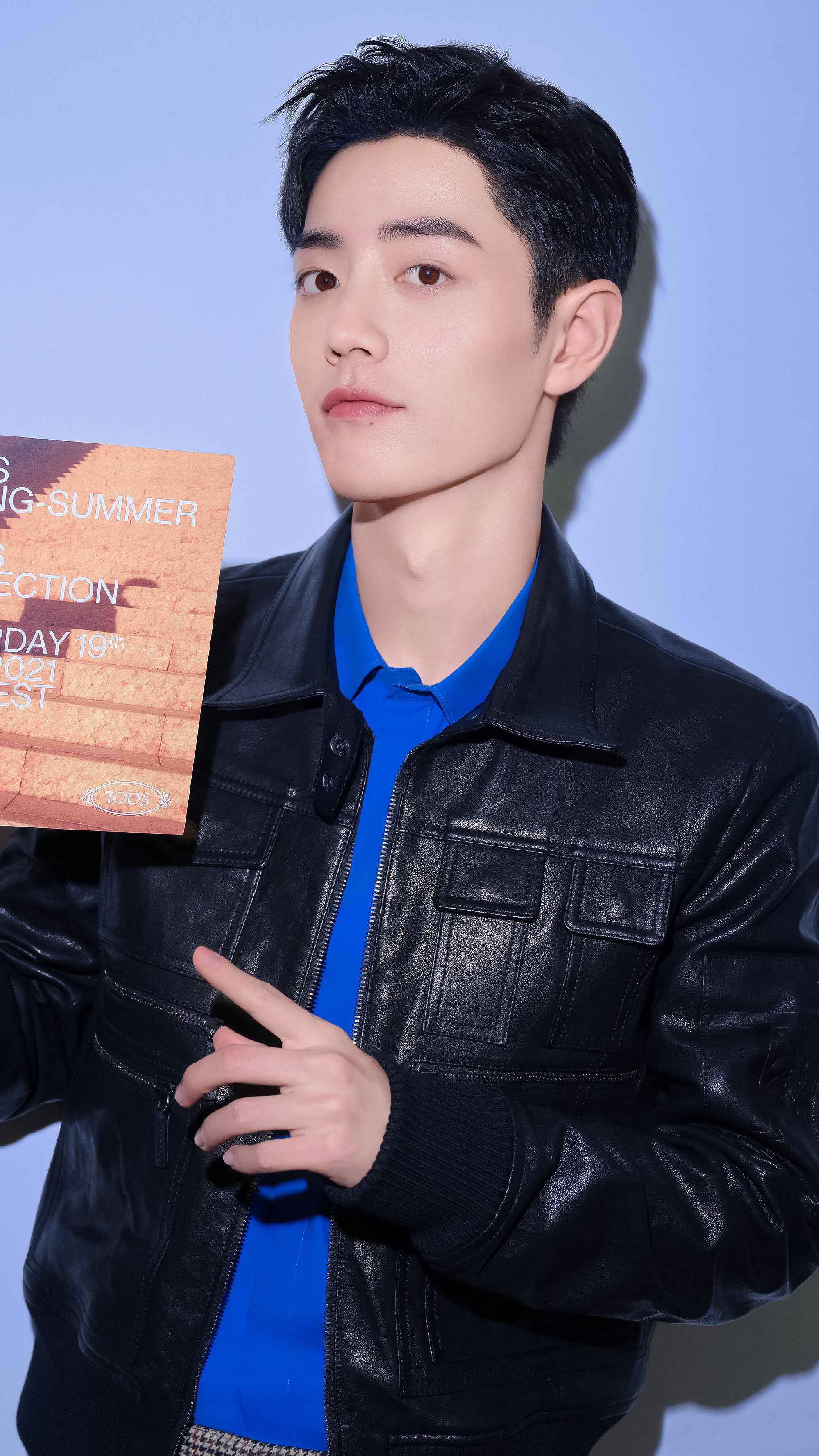 肖战从小学绘画把生活调成自己喜欢的频道。皮衣战超级帅~肖战站姐居然还有存货肖战陌