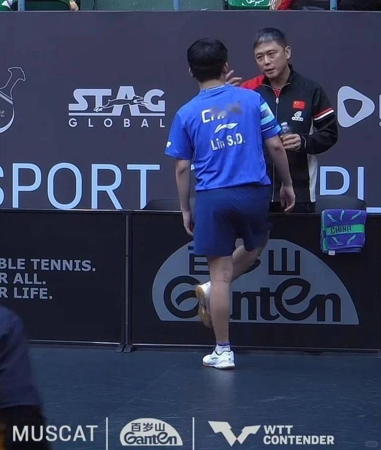 志强指导真成劳模了！多哈冠军赛到多哈球星挑战赛，接着到马斯喀特常规挑战赛，